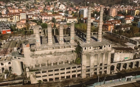 La tragica morte di Daniel Esteban Camera Garcia, caduto nel vuoto all’ex Italcementi di Alzano