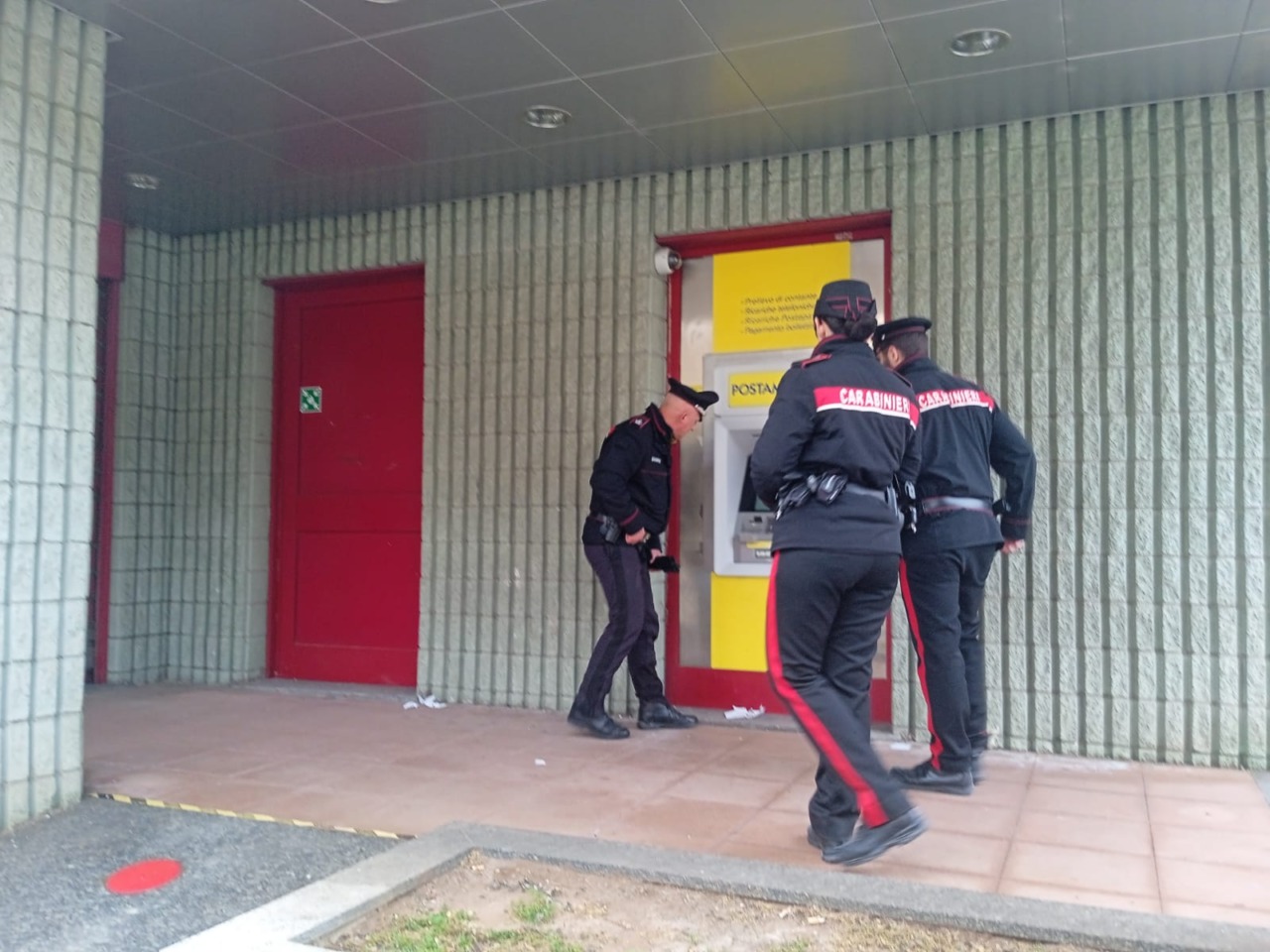 Ladri con il flessibile: assalto all’ufficio postale