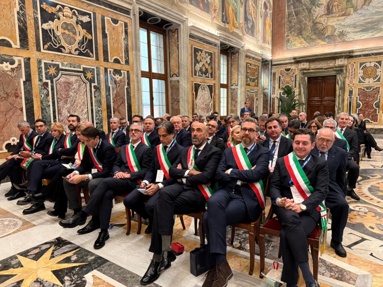 L’Anci Marche incontra Papa Leone XIV. Fioravanti, “lo aspettiamo presto nelle Marche”