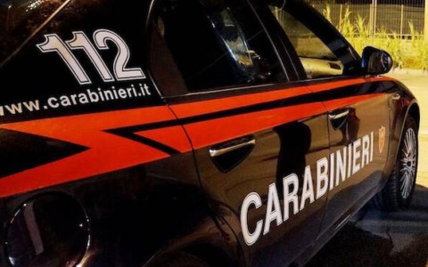 Lite domestica degenera: 50enne di Cuorgnè arrestato dopo l’aggressione ai carabinieri a Rivarolo