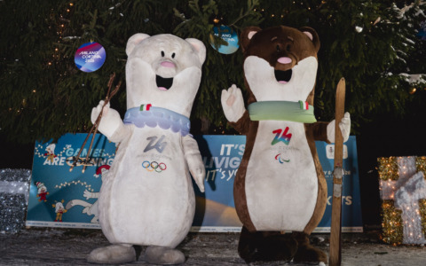 Livigno accende l’Albero Olimpico: inizia l’inverno dei Giochi 2026