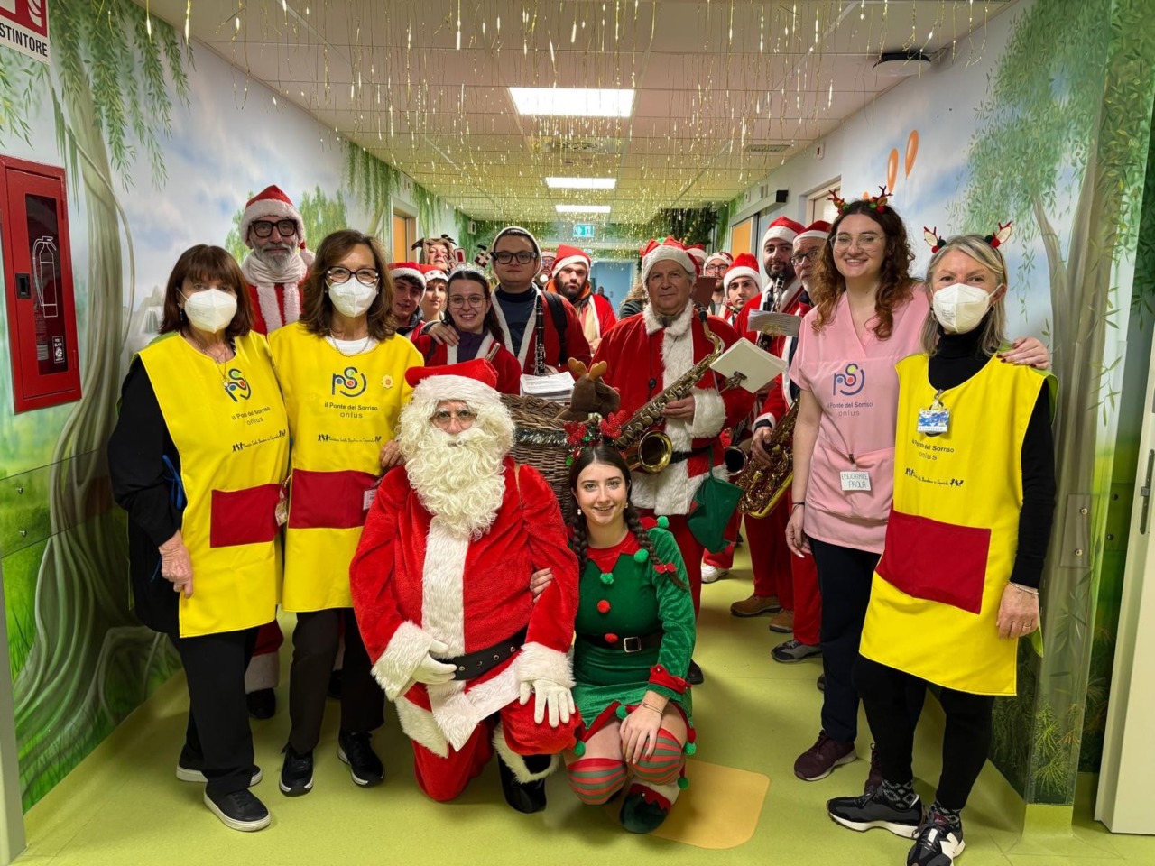 Magica notte di Natale nei reparti pediatrici