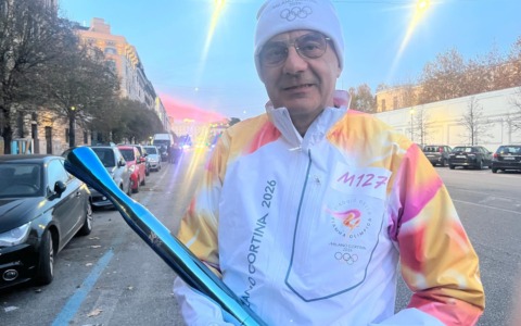 Marco Bonat porta la Fiamma Olimpica a Roma: la Valtellina protagonista nel viaggio verso Milano Cortina 2026