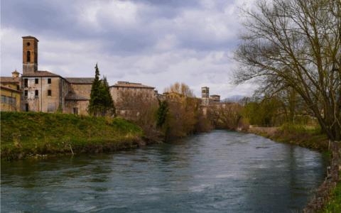 Mostra di quadri di Roberto D’Urso ai portici del comune
