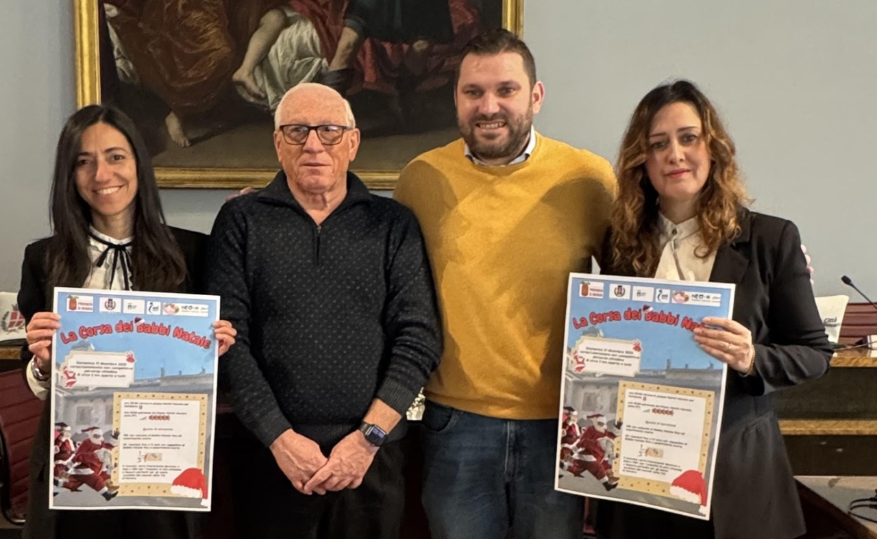 Novara: torna la Corsa dei Babbi Natale per beneficenza