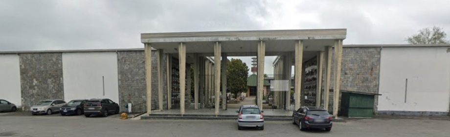 Odori al cimitero, individuate e riparate le tombe danneggiate