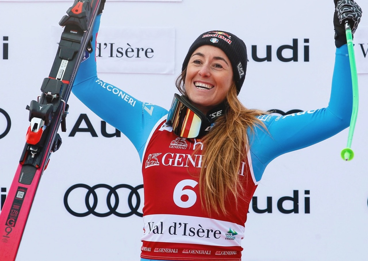 Quel messaggio col Gasp e il ritorno al successo: Sofia Goggia domina il superG in Val d’Isere