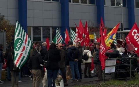 “QVC ha aperto la giornata senza la diretta”. Primo sciopero dopo i licenziamenti