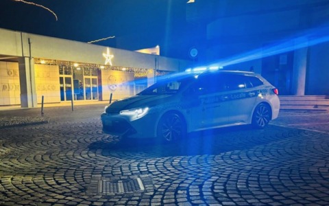 Rapinato del monopattino dopo essere stato aggredito a Rezzato: mezzo trovato, scatta la denuncia