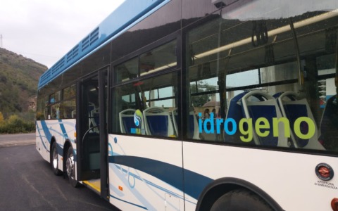 Richiesta danni per un milione di euro a 19 dirigenti ed ex amministratori Riviera Trasporti per i fallimentari bus a idrogeno