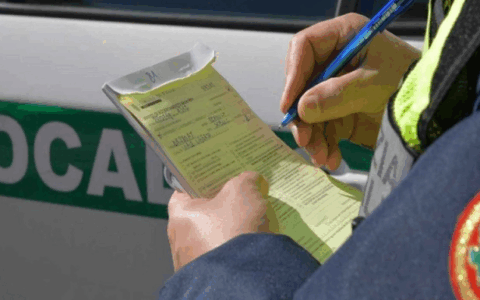 Rifiuti abbandonati, emesse 30 multe