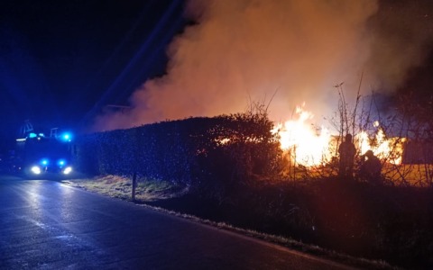 San Benigno, rimessa agricola in fiamme sulla Sp87: intervento dei Vigili del Fuoco