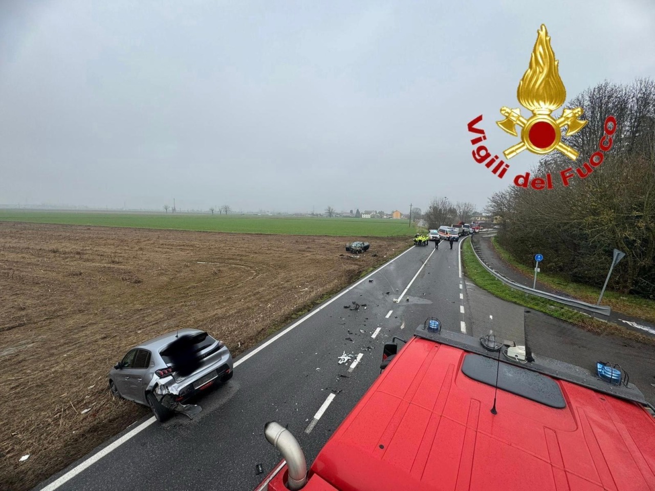 Schianto frontale tra auto e mezzo pesante a Senna Lodigiana: grave 54enne