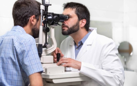 Screening oculistici gratuiti: arriva il mezzo della Banca degli Occhi davanti a Santa Tecla