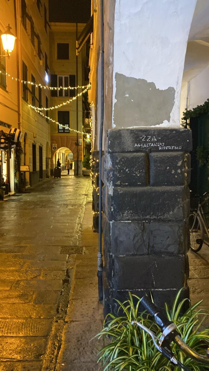 Scritte neofasciste a pochi passi dal circolo del Pd di Chiavari, la denuncia dell’Anpi