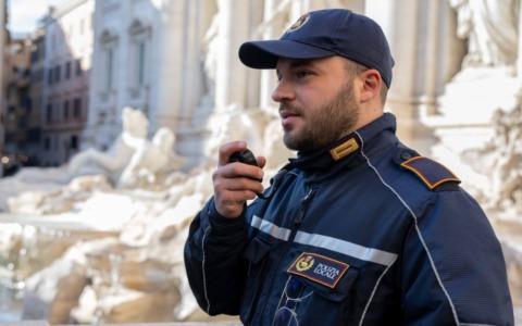 Si perde nelle vie dello shopping: bambino di 10 anni ritrovato dalla Polizia Locale 