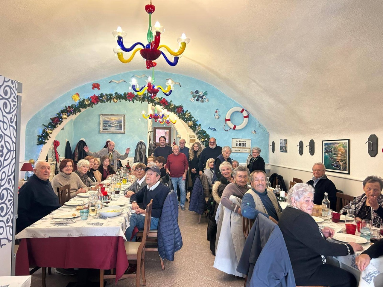 Sindaco e assessori di Riva Ligure a pranzo con gli anziani soli del paese