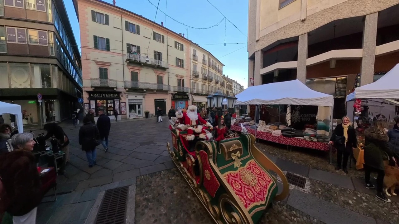Slitta di Babbo Natale in centro e domenica 14 dicembre arrivano atri eventi