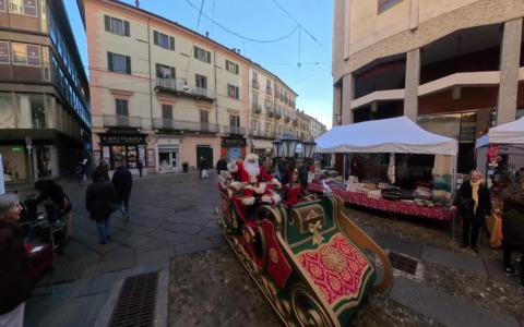 Slitta di Babbo Natale in centro e domenica 14 dicembre arrivano atri eventi