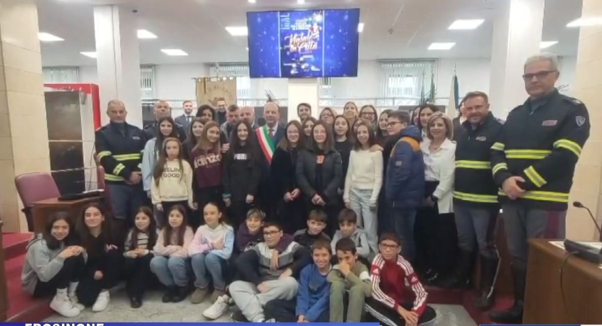 Soccorso ai bambini coinvolti nell’incidente, consegnate le benemerenze in Comune