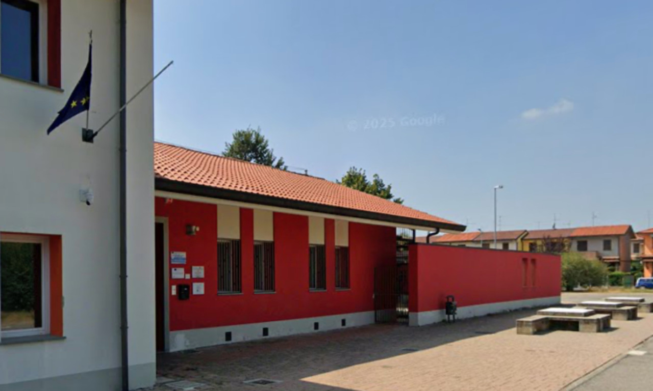 Sorvegliato speciale tenta di rubare alla scuola di Pianengo, doppia denuncia per un 42enne