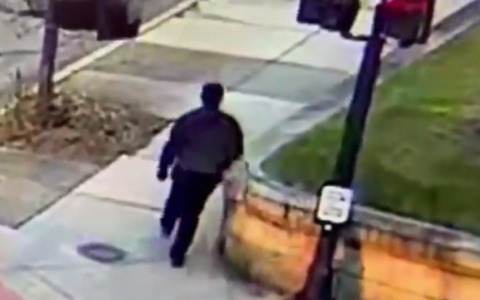 Sparatoria alla Brown University di Providence: due studenti uccisi e nove feriti. Diffuso il video del killer ancora in fuga