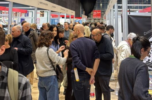 Stand oscurati e Bella Ciao, la protesta a “Più Libri Più Liberi”