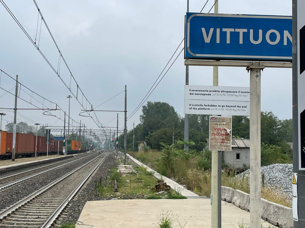 Stazione di Vittuone “inaccessibile”: “Costretti ad andare a Rho in auto”