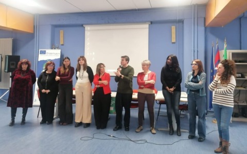 Tampon box nelle scuole di Settimo Torinese: tra supporto pratico e abbattimento dei tabù