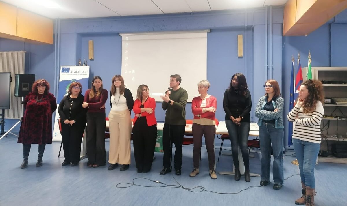 Tampon box nelle scuole di Settimo Torinese: tra supporto pratico e abbattimento dei tabù