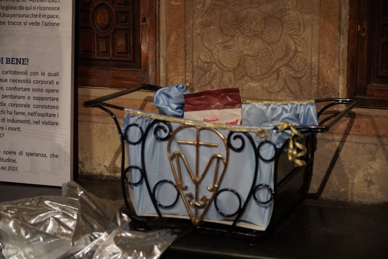 “Tenete socchiusa la porta di casa per accogliere chi ha bisogno”