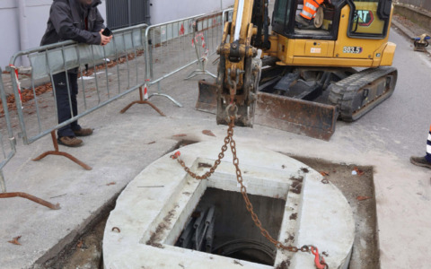 Tombino di via Lungo il Mugnone è ancora rotto: traffico in tilt alle Cure