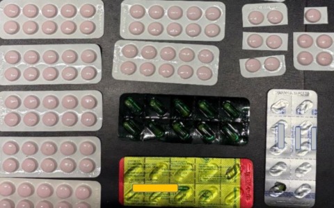 Trovati con medicinali oppiacei senza prescrizione medica: uno denunciato, l’altro segnalato
