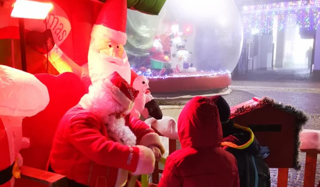 Un Natale 2025 da vivere in città: a Pavia animazioni e spettacoli per tutta la famiglia