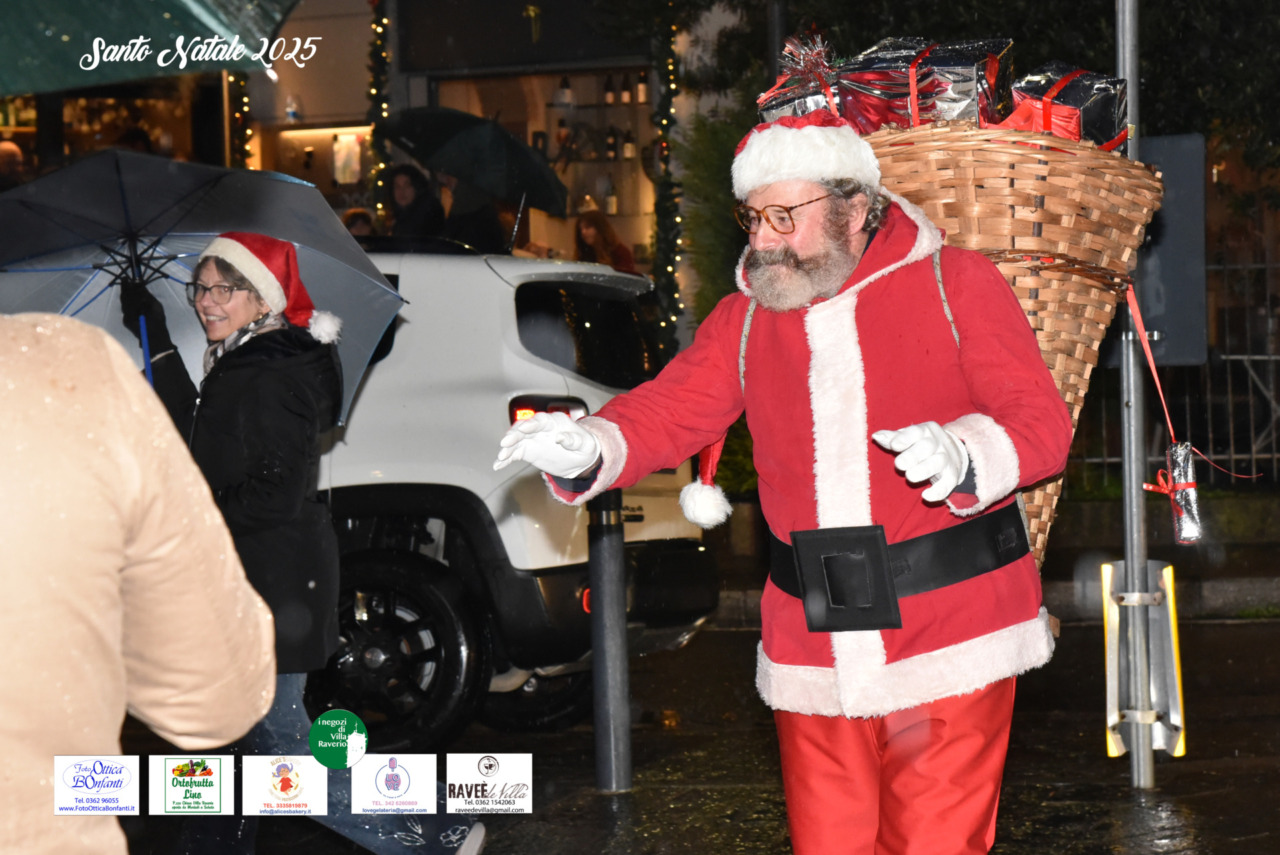 Un pomeriggio di magia e tradizione ha illuminato Villa Raverio