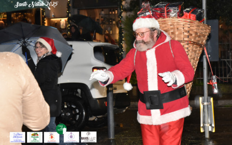 Un pomeriggio di magia e tradizione ha illuminato Villa Raverio