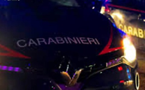 Un uomo accoltellato nella notte ad Ancona, indagano i carabinieri