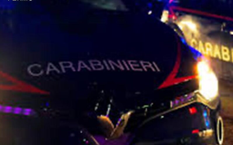 Un uomo accoltellato nella notte ad Ancona, indagano i carabinieri