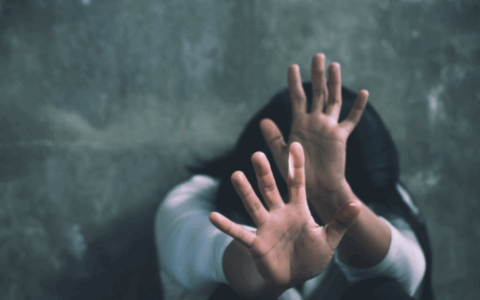 Violenza sessuale su una minore, arrestato un 52enne