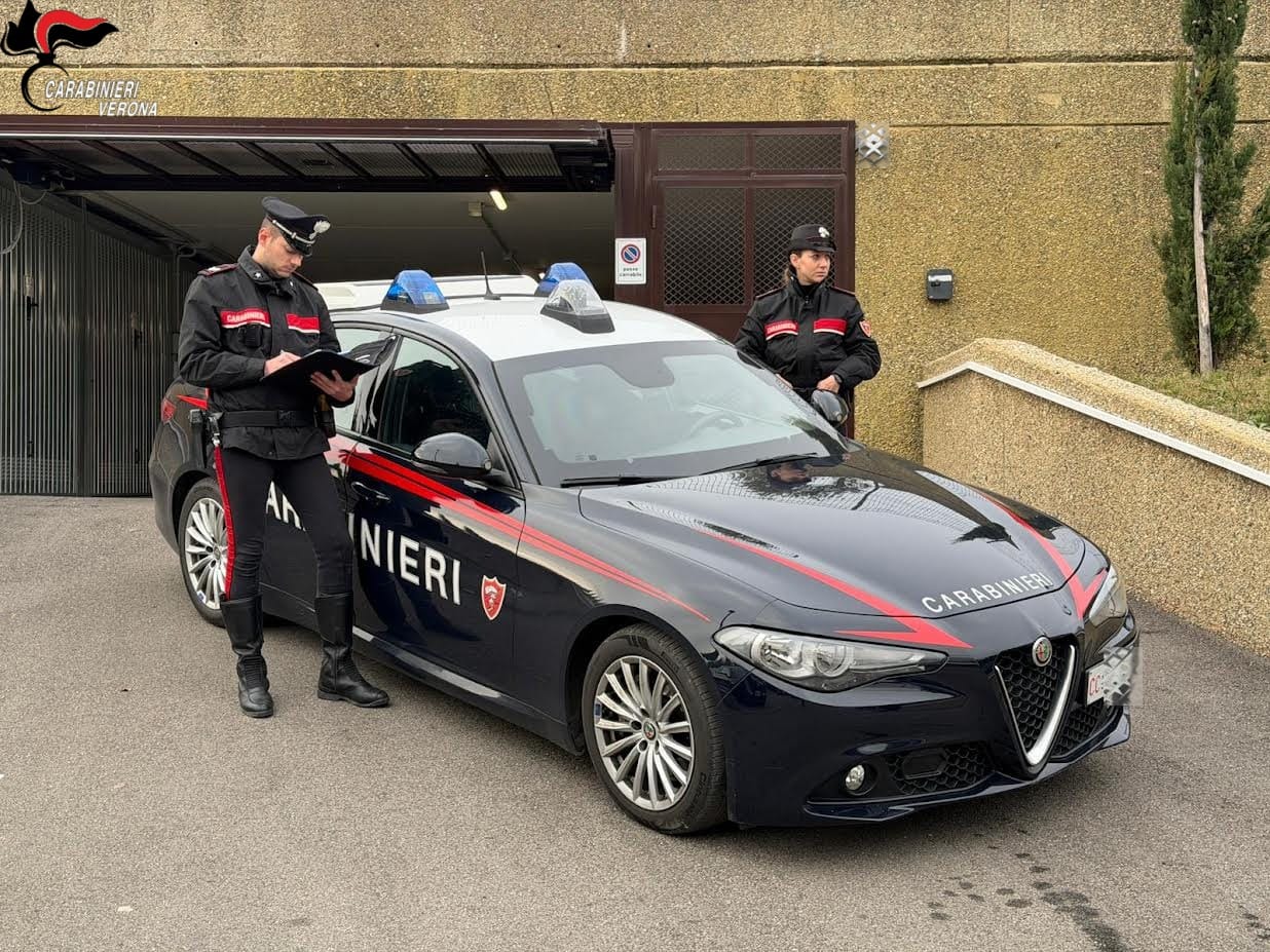 21enne scoperto di notte a rubare una mountain bike in un garage a Pescantina