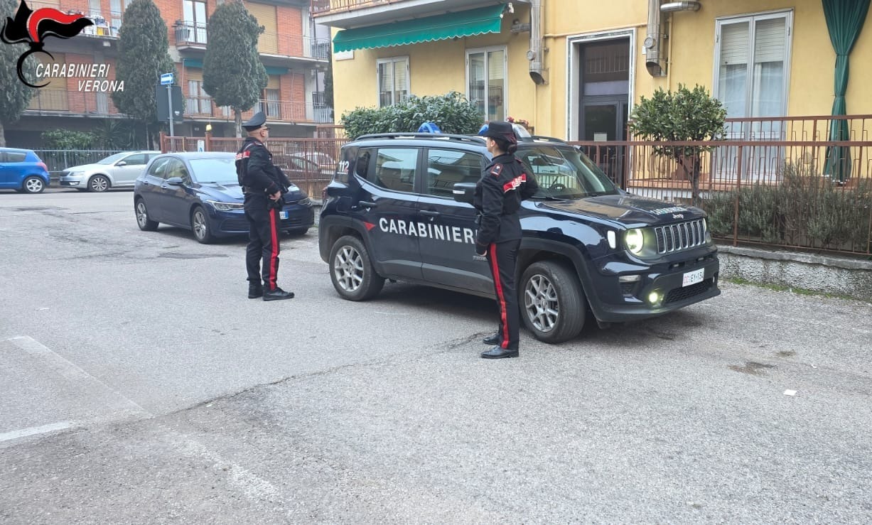 28enne evade dai domiciliari, quando rientra si trova i Carabinieri alla porta di casa