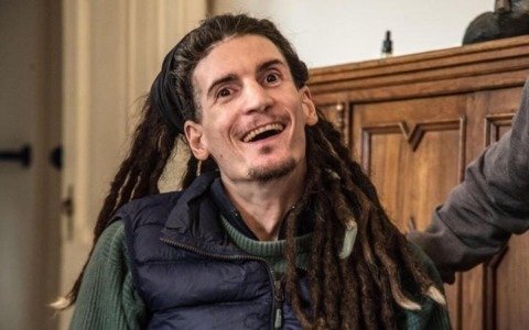 Addio a Guido Nasi studente giobertino aggredito nel ’99 a Dublino: trasformò la sua storia in un libro