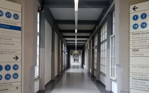 Aggredisce un infermiere al pronto soccorso, arrestato a Livorno
