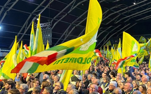 Agricoltori: in 3mila in assemblea a Padova dopo le proteste coi trattori a Strasburgo e Bruxelles