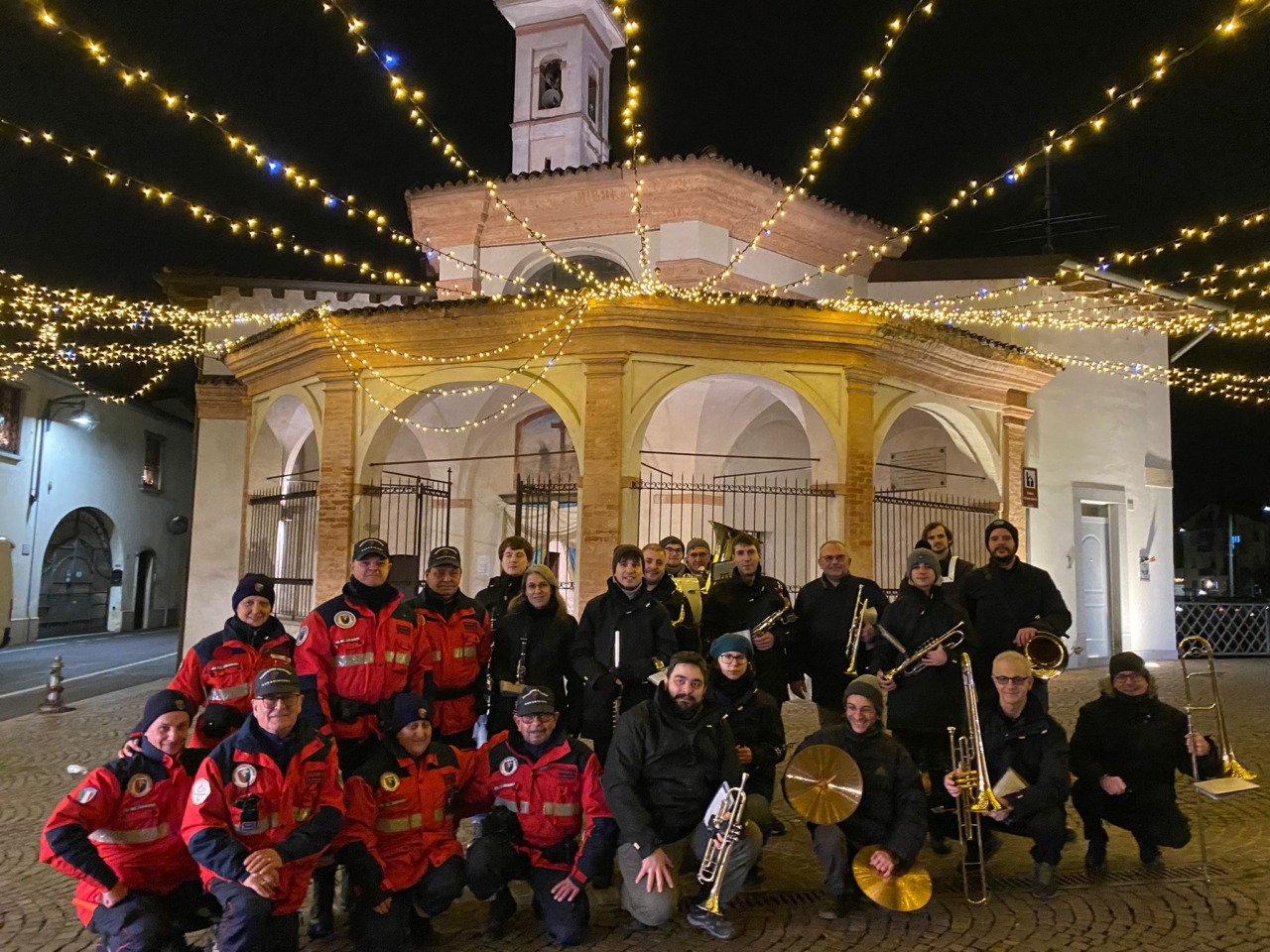 Alla “Festa di Santa Liberata” bancarelle e fuochi d’artificio come da tradizione, ma c’è chi fa polemica