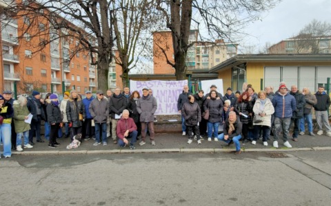 Amianto alla Marsan, in duecento per dire “Basta”