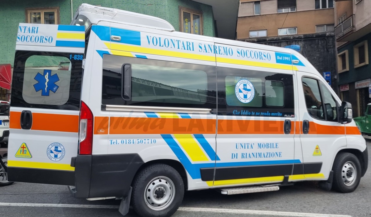 Apprensione per il milite della Misericordia investito da un’auto a Vallecrosia