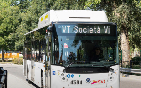 Autobus arrota due studenti a Noventa Vicentina: amputata parzialmente la gamba a una ragazza