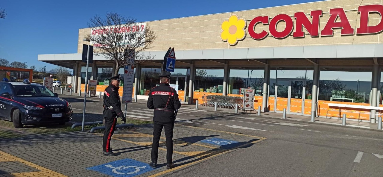 Banda del buco a mani vuote nel caveau di un supermercato  grazie all’all’allarme