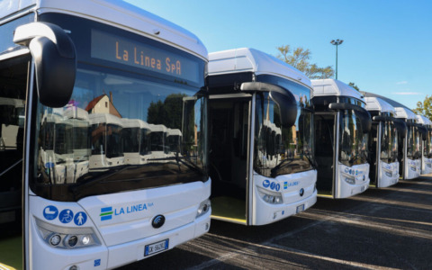 Bimbo lasciato sotto la neve, la società: “Sicurezza dei passeggeri al primo posto”